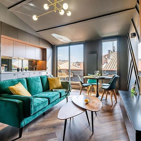 Loft En Ville - Duplex Terrasse Coeur Historique Avec Vue Degagee & Parking Souterrain Offert La Ciotat Exterior photo