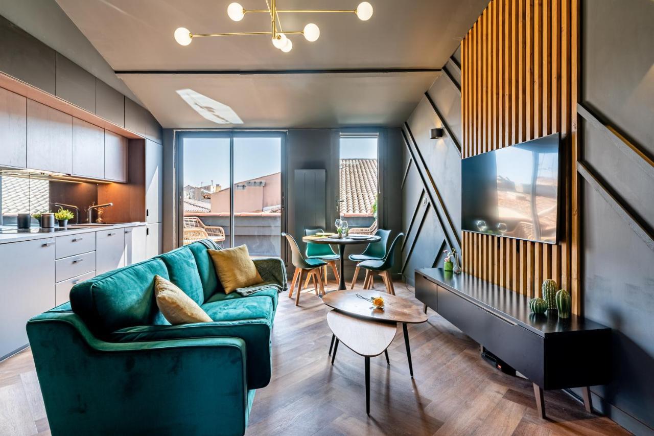 Loft En Ville - Duplex Terrasse Coeur Historique Avec Vue Degagee & Parking Souterrain Offert La Ciotat Exterior photo