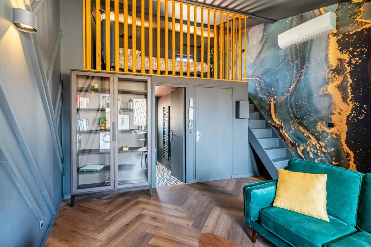 Loft En Ville - Duplex Terrasse Coeur Historique Avec Vue Degagee & Parking Souterrain Offert La Ciotat Exterior photo